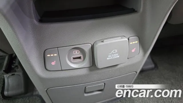 Kia Carnival 2015 thumb 2