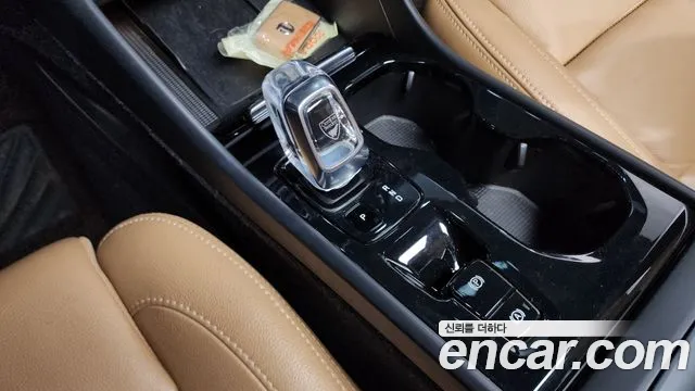 Volvo XC40 2019 thumb 3