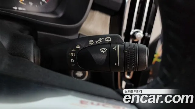 Volvo XC40 2019 thumb 6
