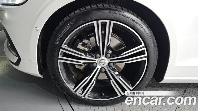 Volvo S60 2021 thumb 12