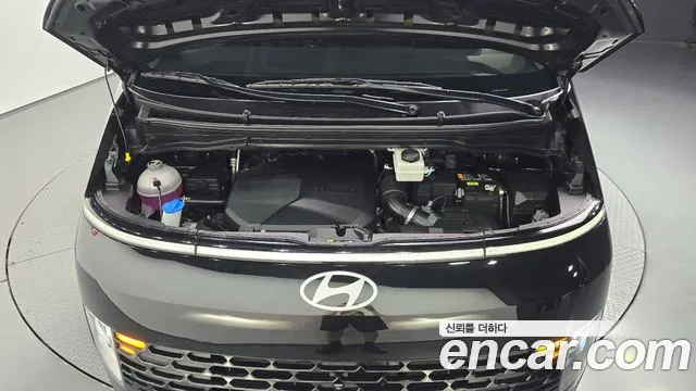 Hyundai Staria 2025 thumb 10