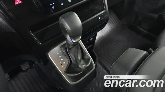 Hyundai Staria 2025 thumb 7