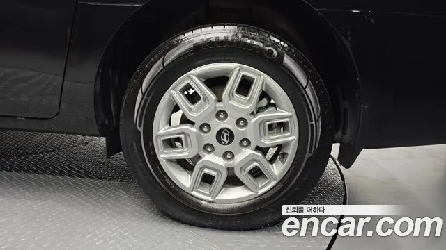 Hyundai Staria 2025 thumb 8