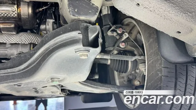Hyundai Staria 2025 thumb 4