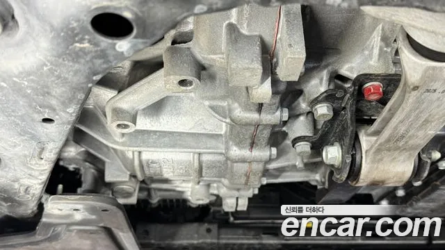 Hyundai Staria 2025 thumb 3