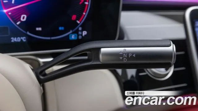 Mercedes-Benz S-Class 2025 thumb 6