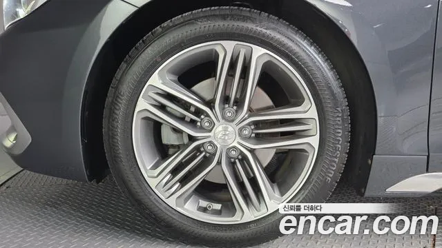 Hyundai Grandeur 2017 thumb 2