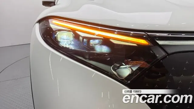 Mercedes-Benz EQS 2023 thumb 12