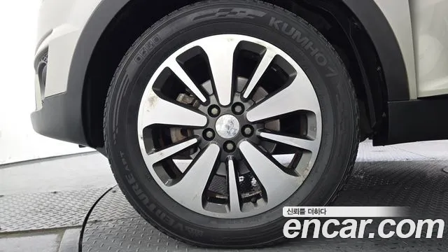 KGM Korando 2013 thumb 2