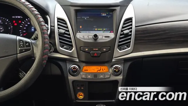 KGM Korando 2013 thumb 9