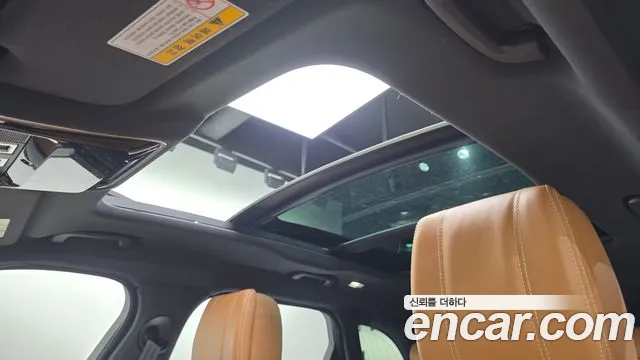 Land Rover Range Rover Velar 2019 thumb 6