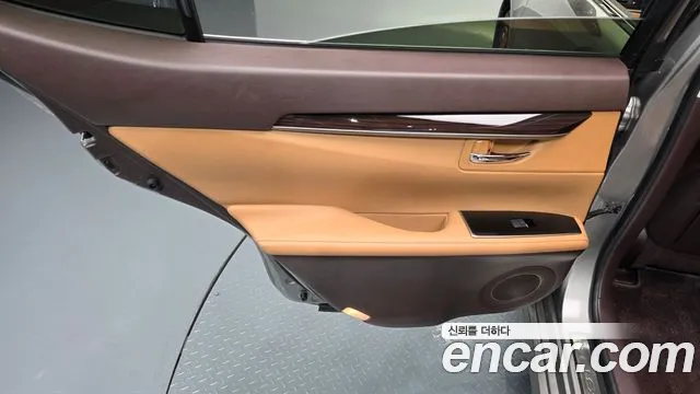 Lexus ES 300h 2018 thumb 3