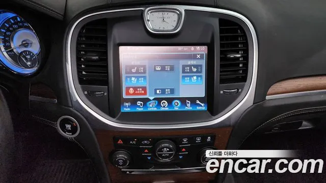Chrysler 300C 2014 thumb 7