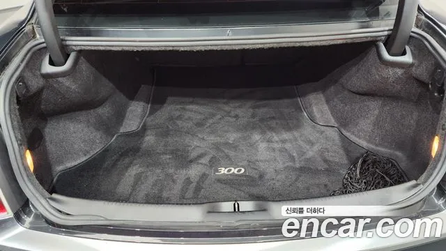 Chrysler 300C 2014 thumb 4