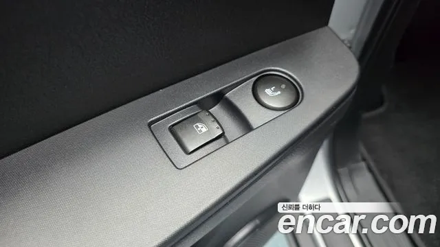 KG_Mobility_Ssangyong KORANDO 2015 thumb 3