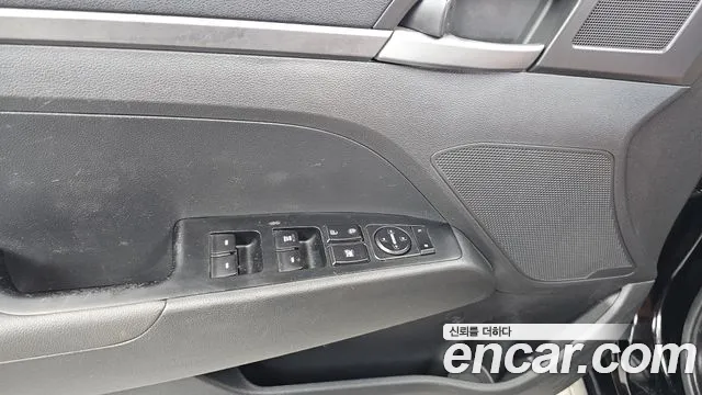 Hyundai AD 2016 thumb 10