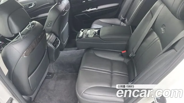 Kia K9 2017 thumb 10