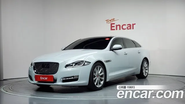 Jaguar XJ 2018 thumb 6