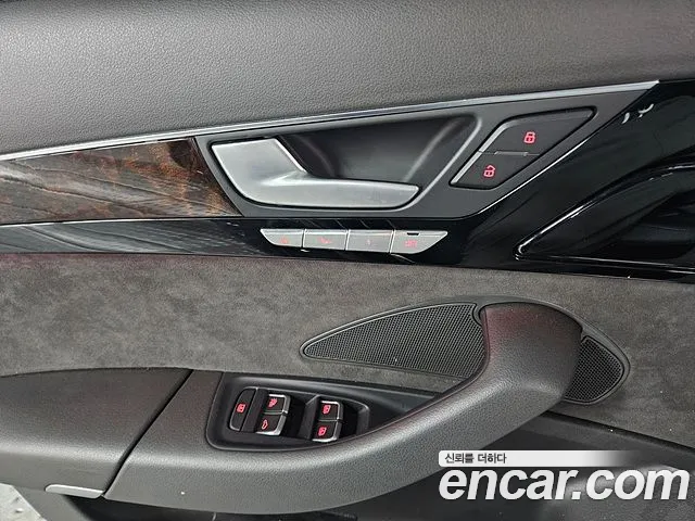 Audi A8 2014 thumb 10