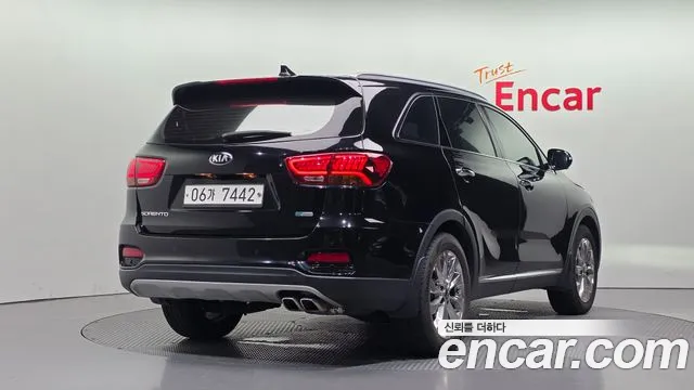 Kia Sorento 2017 thumb 12
