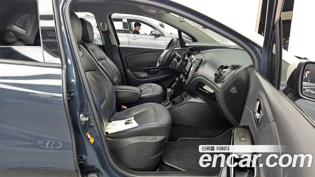 Renault Captur 2015 thumb 4