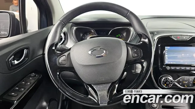 Renault Captur 2015 thumb 12