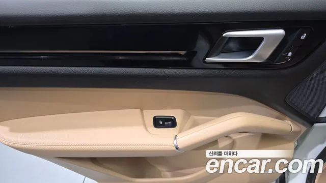 Porsche Cayenne 2022 thumb 2