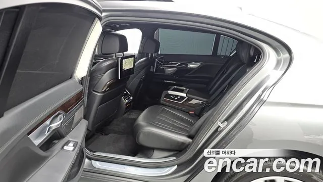 BMW 7 серии 2016 thumb 3