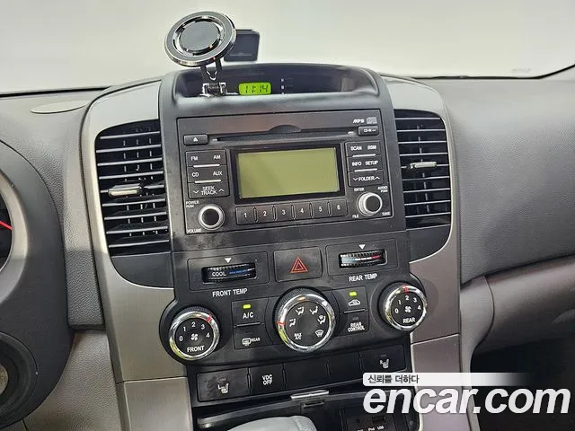 Kia Canival 2014 thumb 11