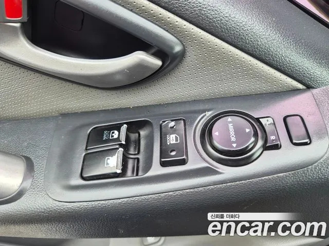 Hyundai Starex 2014 thumb 11