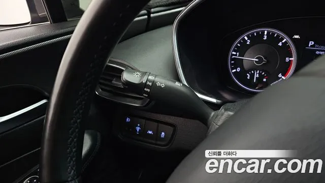 Hyundai Santa Fe 2018 thumb 8