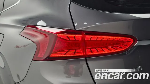Hyundai Santa Fe 2018 thumb 10
