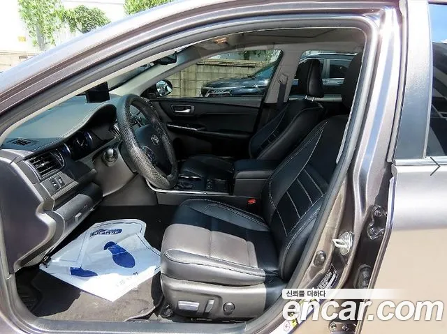 Toyota Camry 2017 thumb 10