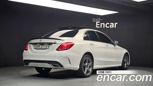 Mercedes-Benz C-Class 2017 thumb 9
