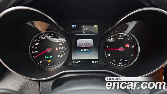 Mercedes-Benz C-Class 2017 thumb 5