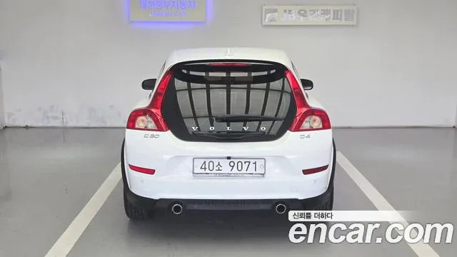 Volvo C30 2012 thumb 10
