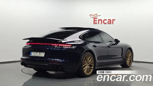 Porsche Panamera 2022 thumb 3