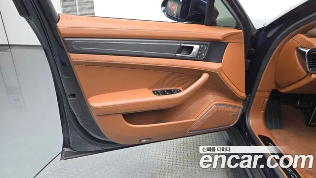 Porsche Panamera 2022 thumb 4