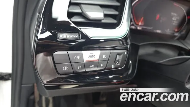 BMW Z4 2024 thumb 9