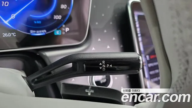 Mercedes-Benz EQE 2023 thumb 10