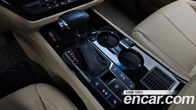 Kia Carnival 2018 thumb 8