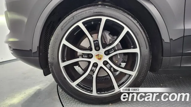 Porsche Cayenne 2019 thumb 9