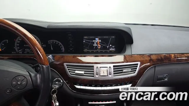 Mercedes-Benz S-Класс 2012 thumb 4