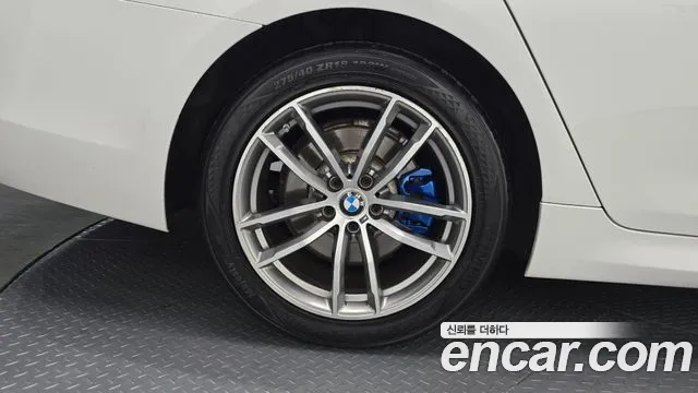 BMW 5 серии 2017 thumb 6