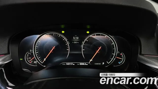 BMW 5 серии 2017 thumb 11