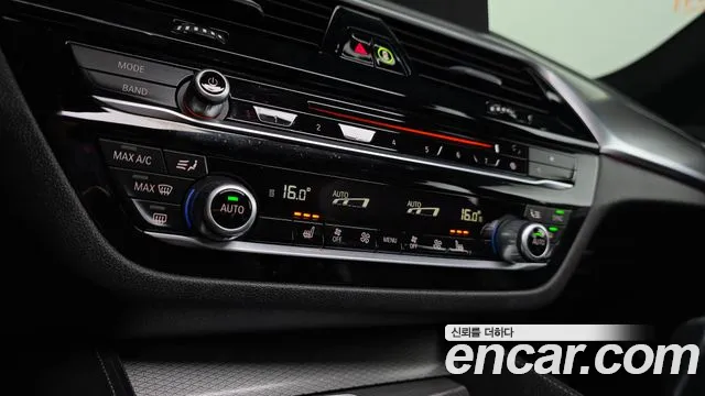 BMW 5 серии 2017 thumb 12