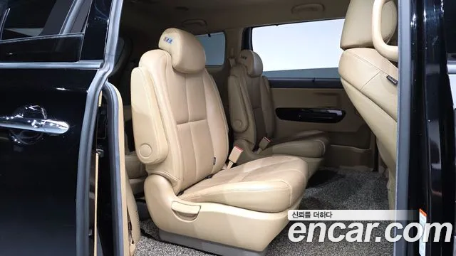 Kia Carnival 2019 thumb 10