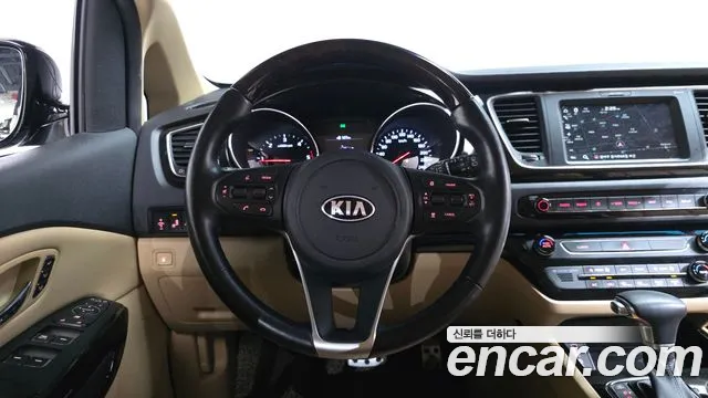 Kia Carnival 2019 thumb 2
