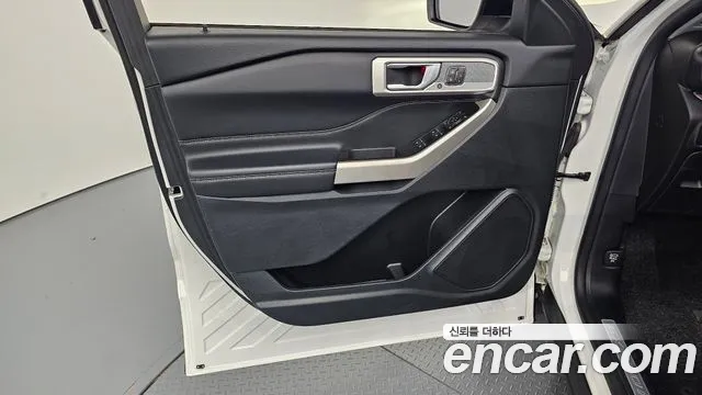 Ford Explorer 2022 thumb 8
