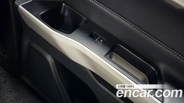 Ford Explorer 2022 thumb 10